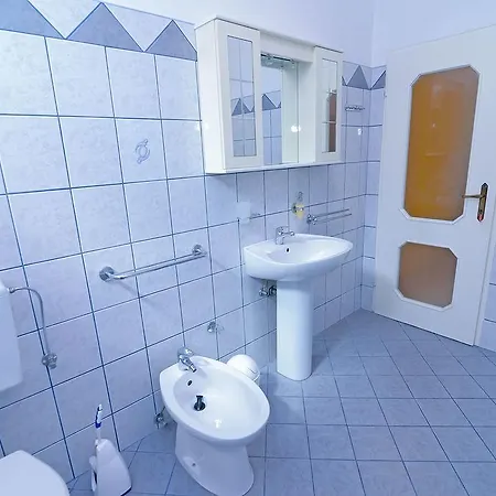 Apartment Alice B4 *